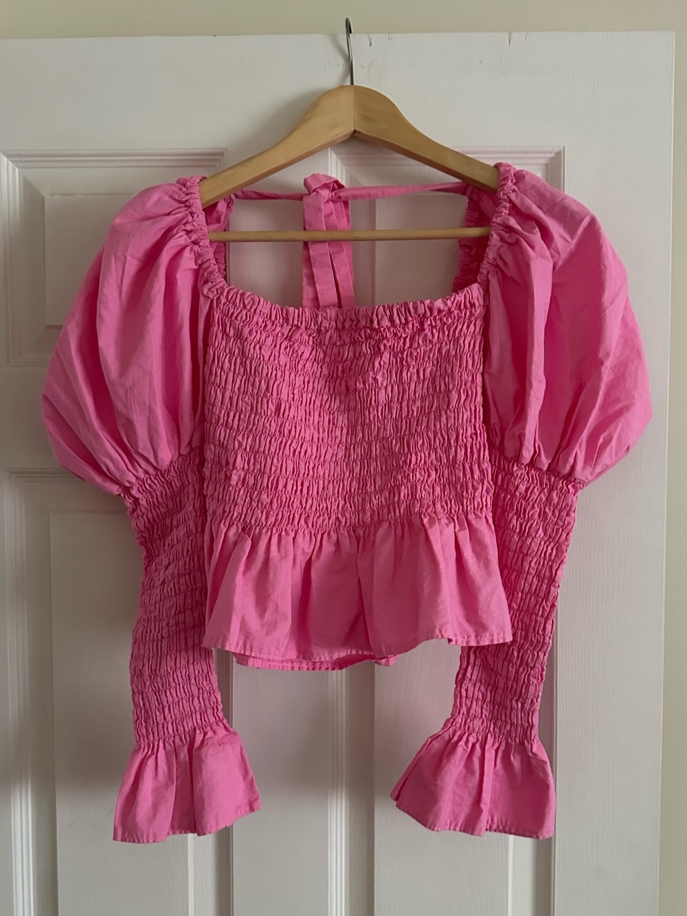 Women’s Pink Smocked Puff-Sleeve Crop Top